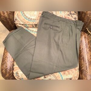 Claiborne men’s long dress pants. EUC.